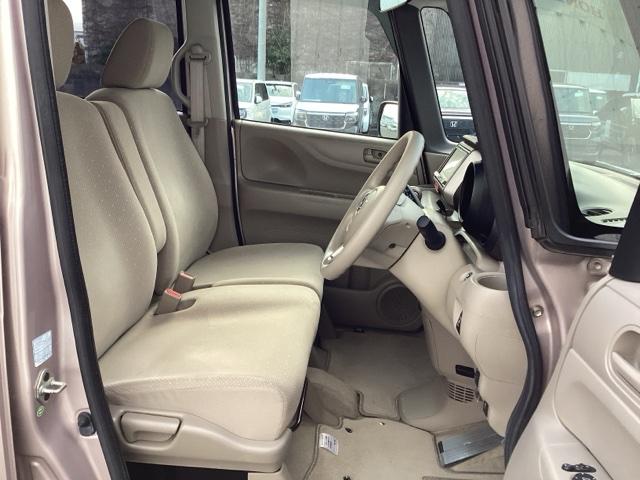 �t�����g�V�[�g�̓x���`�V�[�g�ł��B�x���`�V�\�g�͉^�]�ȂƏ���Ȃ̈ړ����X���[�Y�I�������ԏ�ł̏��~��ɕ֗��ł��B