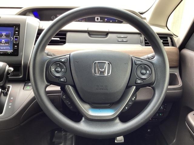 フリード Ｇ・ホンダセンシング　ＬＥＤヘッドライト＋アクティブコーナリングライト　Ｆセグ　ｉストップ　Ｗエアバッグ　パワーウィンドウ　アクティブクルーズコントロール　スマートキ　カラーバックモニター　整備点検記録簿　ＶＳＡ　エアコン（16枚目）