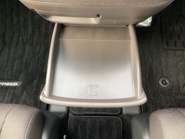 フリード Ｇ・ホンダセンシング　ＬＥＤヘッドライト＋アクティブコーナリングライト　Ｆセグ　ｉストップ　Ｗエアバッグ　パワーウィンドウ　アクティブクルーズコントロール　スマートキ　カラーバックモニター　整備点検記録簿　ＶＳＡ　エアコン（27枚目）