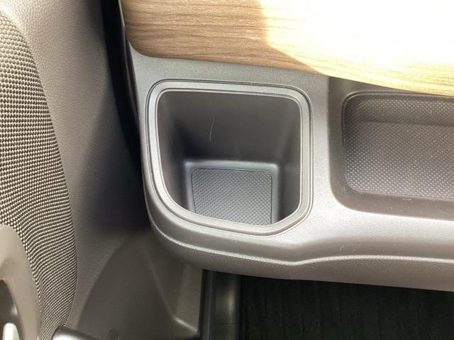 フリード Ｇ・ホンダセンシング　ＬＥＤヘッドライト＋アクティブコーナリングライト　Ｆセグ　ｉストップ　Ｗエアバッグ　パワーウィンドウ　アクティブクルーズコントロール　スマートキ　カラーバックモニター　整備点検記録簿　ＶＳＡ　エアコン（49枚目）