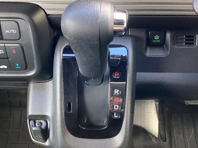 Ｎ－ＶＡＮ＋スタイル ファン　ＥＴＣ／ホンダセンシング　パーキングセンサー　追突軽減ブレーキ　キーフリー　ＷＳＲＳ　ＬＥＤヘッドランプ　整備記録簿　運転席エアバッグ　スマートキー　クルーズコントロール　パワーウィンドー　ＰＳ（12枚目）