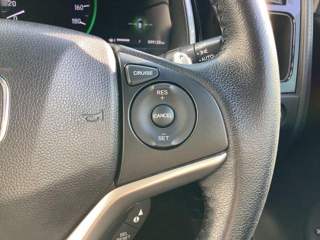 �X�e�A�����O�̉E���ɂ́A�N���[�Y�R���g���[���̃X�C�b�`���t���Ă��܂�