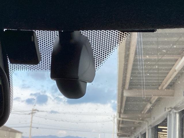 Ｎ－ＯＮＥ プレミアムツアラー　プライムスムースフロントシート　運転席／助手席シートヒーター　パーキングセンサー　ＵＳＢ　クルーズコントロール　ナビＴＶ　エアコン　ＤＶＤ　フルセグＴＶ　パワーステアリング　ドラレコ　エアバッグ（13枚目）