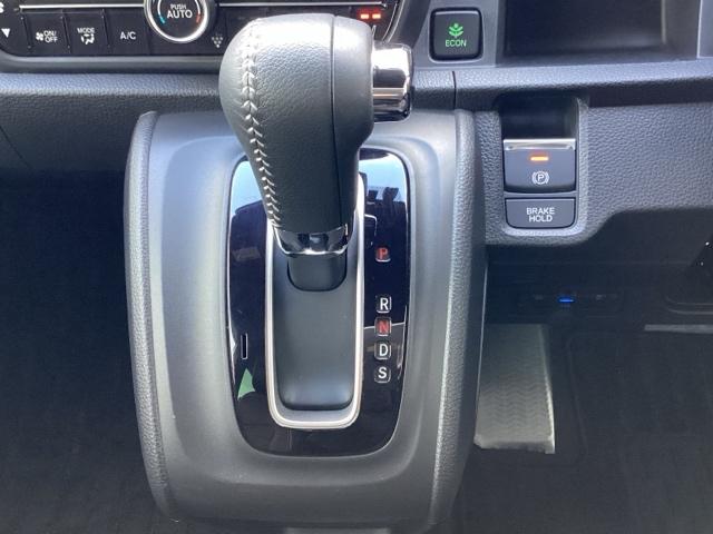 Ｎ－ＯＮＥ プレミアムツアラー　プライムスムースフロントシート　運転席／助手席シートヒーター　パーキングセンサー　ＵＳＢ　クルーズコントロール　ナビＴＶ　エアコン　ＤＶＤ　フルセグＴＶ　パワーステアリング　ドラレコ　エアバッグ（24枚目）