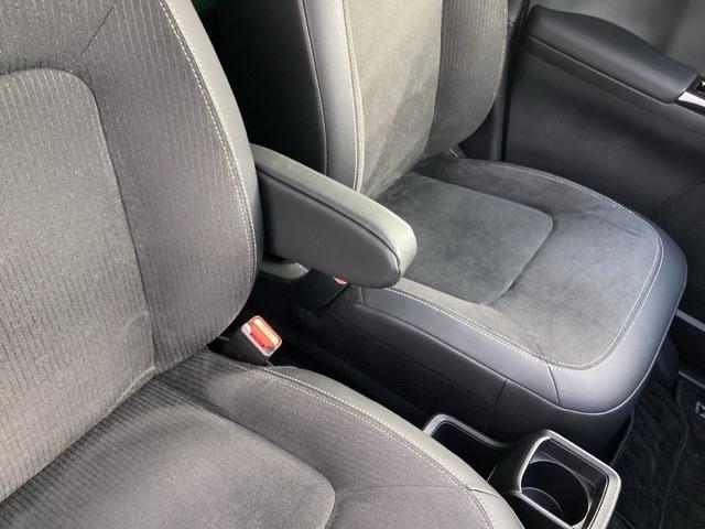 Ｎ－ＯＮＥ プレミアムツアラー　プライムスムースフロントシート　運転席／助手席シートヒーター　パーキングセンサー　ＵＳＢ　クルーズコントロール　ナビＴＶ　エアコン　ＤＶＤ　フルセグＴＶ　パワーステアリング　ドラレコ　エアバッグ（35枚目）