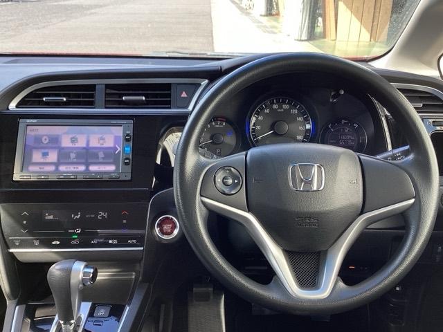 シャトル G ETC/純正ナビ/バックモニター 両席エアバック Rカメラ パワーステアリング 横滑り防止機能 メンテナンスノート オートエアコン LEDヘッドランプ ETC車載器 ABS キーレスエントリー(3枚目)