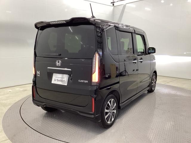 Ｎ－ＢＯＸカスタム ベースグレード　試乗車　メモリーナビ　ドラレコ　ＥＴＣ　ＵＳＢ接続　ＣＭＢＳ　Ｄレコ　ベンチシート　オートエアコン　スマートキ　ＬＥＤ　盗難防止装置　クルコン　バックカメラ　フルセグＴＶ　パワーステアリング　ＥＳＣ（8枚目）