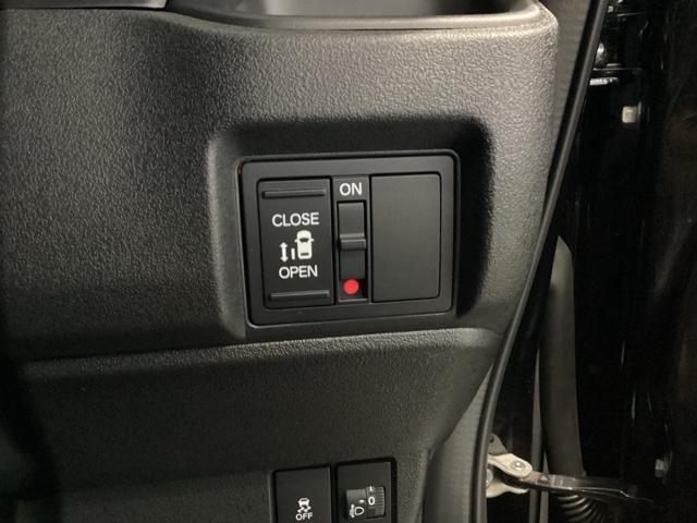 Ｎ－ＢＯＸカスタム ベースグレード　試乗車　メモリーナビ　ドラレコ　ＥＴＣ　ＵＳＢ接続　ＣＭＢＳ　Ｄレコ　ベンチシート　オートエアコン　スマートキ　ＬＥＤ　盗難防止装置　クルコン　バックカメラ　フルセグＴＶ　パワーステアリング　ＥＳＣ（12枚目）