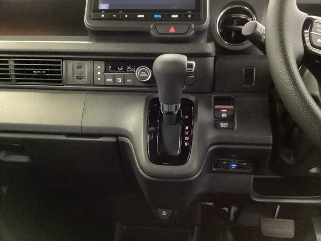 Ｎ－ＢＯＸカスタム ベースグレード　試乗車　メモリーナビ　ドラレコ　ＥＴＣ　ＵＳＢ接続　ＣＭＢＳ　Ｄレコ　ベンチシート　オートエアコン　スマートキ　ＬＥＤ　盗難防止装置　クルコン　バックカメラ　フルセグＴＶ　パワーステアリング　ＥＳＣ（31枚目）