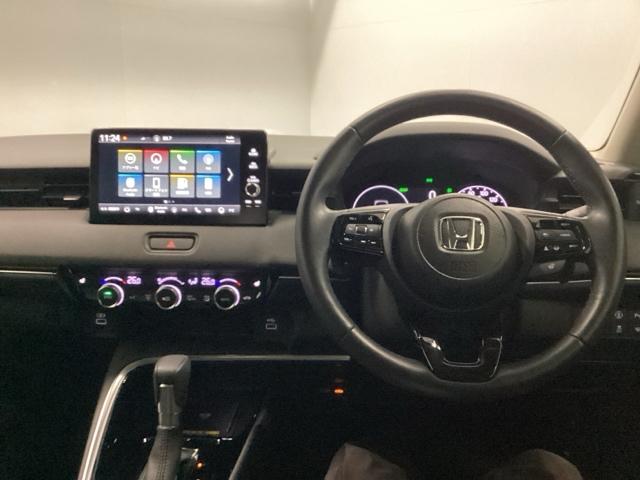 ヴェゼル ｅ：ＨＥＶＺ　メモリーナビ　ドラレコ　ＥＴＣ　リアカメラ　衝突回避支援ブレーキ機能　スマキ　Ｐトランク　フルオートエアコン　Ｄレコ　エアバッグ　両席エアバック　Ｒカメ　パワーウィンドウ　ＬＥＤランプ　ソナー　ＵＳＢ（3枚目）