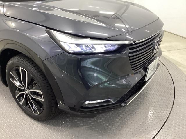 ヴェゼル ｅ：ＨＥＶＺ　メモリーナビ　ドラレコ　ＥＴＣ　リアカメラ　衝突回避支援ブレーキ機能　スマキ　Ｐトランク　フルオートエアコン　Ｄレコ　エアバッグ　両席エアバック　Ｒカメ　パワーウィンドウ　ＬＥＤランプ　ソナー　ＵＳＢ（21枚目）