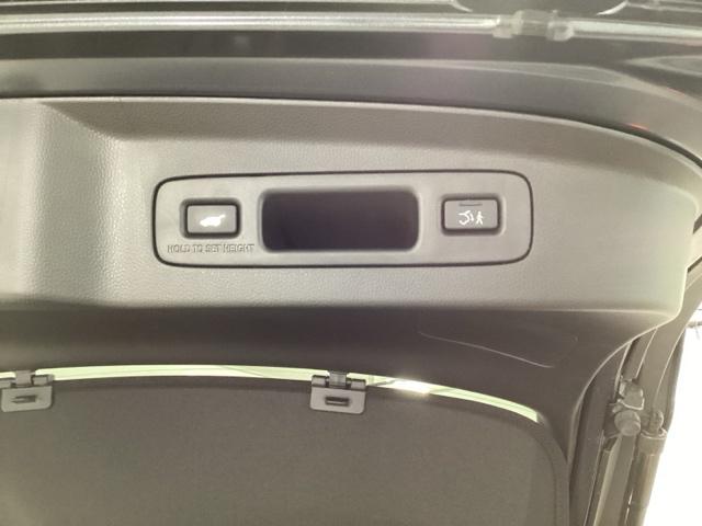 ヴェゼル ｅ：ＨＥＶＺ　メモリーナビ　ドラレコ　ＥＴＣ　リアカメラ　衝突回避支援ブレーキ機能　スマキ　Ｐトランク　フルオートエアコン　Ｄレコ　エアバッグ　両席エアバック　Ｒカメ　パワーウィンドウ　ＬＥＤランプ　ソナー　ＵＳＢ（23枚目）