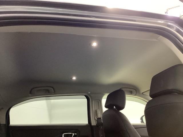 ヴェゼル ｅ：ＨＥＶＺ　メモリーナビ　ドラレコ　ＥＴＣ　リアカメラ　衝突回避支援ブレーキ機能　スマキ　Ｐトランク　フルオートエアコン　Ｄレコ　エアバッグ　両席エアバック　Ｒカメ　パワーウィンドウ　ＬＥＤランプ　ソナー　ＵＳＢ（32枚目）