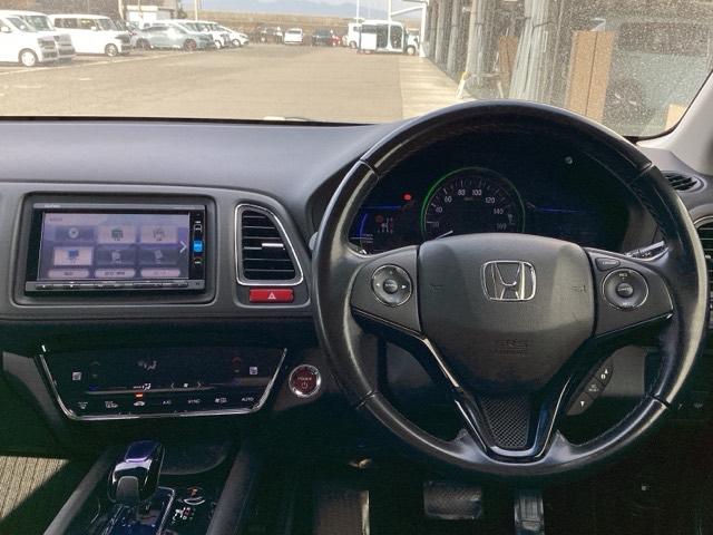 ヴェゼル ハイブリッドＺ　運転席／助手席シートヒーター　あんしんパッケージ　Ｒカメ　スマキー　ＬＥＤランプ　ＥＴＣ付　ＵＳＢ　整備記録簿　シ－トヒ－タ－　サイドカーテンエアバック　運転席助手席エアバッグ　ＶＳＡ　キーフリ（3枚目）