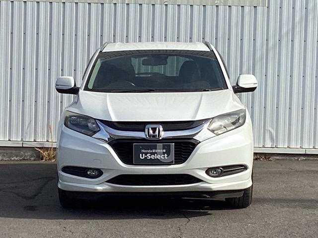 ヴェゼル ハイブリッドＺ　運転席／助手席シートヒーター　あんしんパッケージ　Ｒカメ　スマキー　ＬＥＤランプ　ＥＴＣ付　ＵＳＢ　整備記録簿　シ－トヒ－タ－　サイドカーテンエアバック　運転席助手席エアバッグ　ＶＳＡ　キーフリ（6枚目）