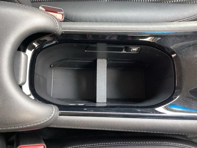 ヴェゼル ハイブリッドＺ　運転席／助手席シートヒーター　あんしんパッケージ　Ｒカメ　スマキー　ＬＥＤランプ　ＥＴＣ付　ＵＳＢ　整備記録簿　シ－トヒ－タ－　サイドカーテンエアバック　運転席助手席エアバッグ　ＶＳＡ　キーフリ（23枚目）