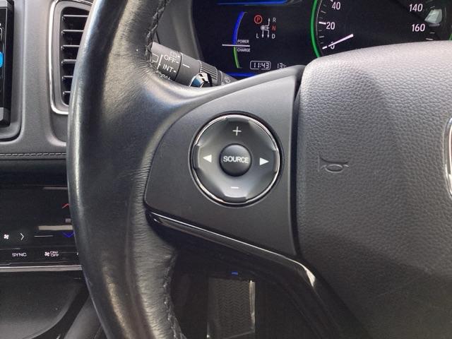 ヴェゼル ハイブリッドＺ　運転席／助手席シートヒーター　あんしんパッケージ　Ｒカメ　スマキー　ＬＥＤランプ　ＥＴＣ付　ＵＳＢ　整備記録簿　シ－トヒ－タ－　サイドカーテンエアバック　運転席助手席エアバッグ　ＶＳＡ　キーフリ（26枚目）