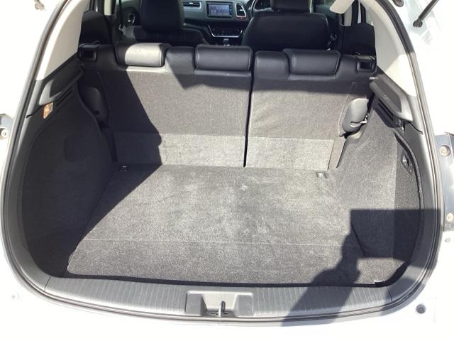 ヴェゼル ハイブリッドＺ　運転席／助手席シートヒーター　あんしんパッケージ　Ｒカメ　スマキー　ＬＥＤランプ　ＥＴＣ付　ＵＳＢ　整備記録簿　シ－トヒ－タ－　サイドカーテンエアバック　運転席助手席エアバッグ　ＶＳＡ　キーフリ（36枚目）