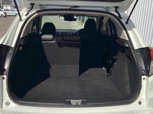 ヴェゼル ハイブリッドＺ　運転席／助手席シートヒーター　あんしんパッケージ　Ｒカメ　スマキー　ＬＥＤランプ　ＥＴＣ付　ＵＳＢ　整備記録簿　シ－トヒ－タ－　サイドカーテンエアバック　運転席助手席エアバッグ　ＶＳＡ　キーフリ（37枚目）