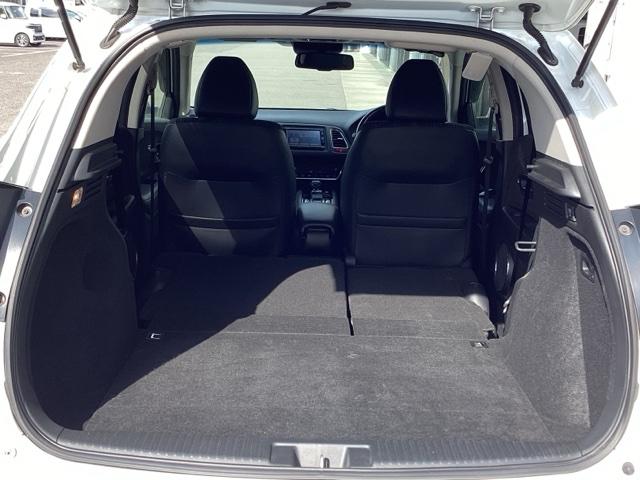 ヴェゼル ハイブリッドＺ　運転席／助手席シートヒーター　あんしんパッケージ　Ｒカメ　スマキー　ＬＥＤランプ　ＥＴＣ付　ＵＳＢ　整備記録簿　シ－トヒ－タ－　サイドカーテンエアバック　運転席助手席エアバッグ　ＶＳＡ　キーフリ（38枚目）