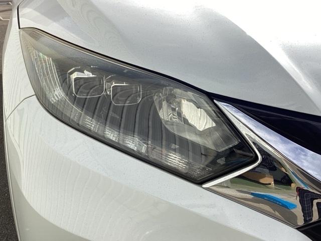 ヴェゼル ハイブリッドＺ　運転席／助手席シートヒーター　あんしんパッケージ　Ｒカメ　スマキー　ＬＥＤランプ　ＥＴＣ付　ＵＳＢ　整備記録簿　シ－トヒ－タ－　サイドカーテンエアバック　運転席助手席エアバッグ　ＶＳＡ　キーフリ（42枚目）