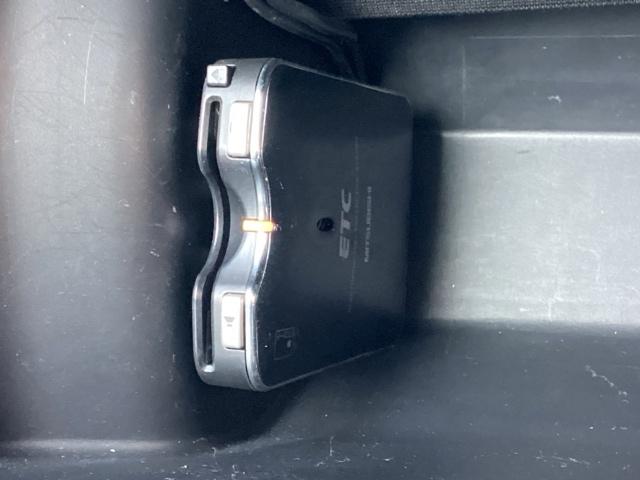 フィットハイブリッド Fパッケージコンフォートエディション 運転席/助手席シートヒーター/あんしんパッケージ 地デジフルセグ カーテンエアバッグ セキュリティアラーム ナビTV リアカメラ ETC車載器 エアコン スマートキー アイドリングストップ キーレス(14枚目)