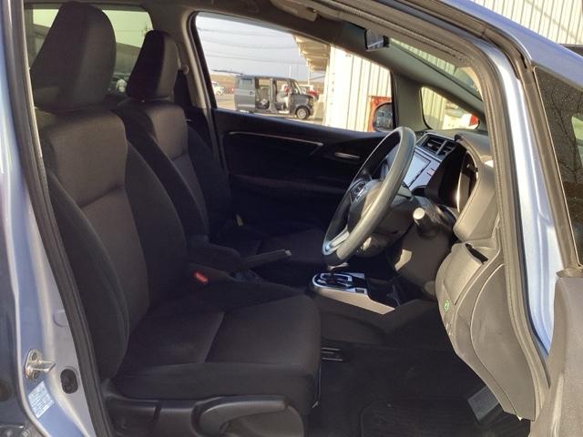 フィットハイブリッド Fパッケージコンフォートエディション 運転席/助手席シートヒーター/あんしんパッケージ 地デジフルセグ カーテンエアバッグ セキュリティアラーム ナビTV リアカメラ ETC車載器 エアコン スマートキー アイドリングストップ キーレス(16枚目)