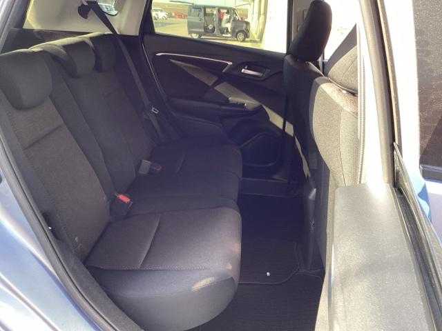 フィットハイブリッド Fパッケージコンフォートエディション 運転席/助手席シートヒーター/あんしんパッケージ 地デジフルセグ カーテンエアバッグ セキュリティアラーム ナビTV リアカメラ ETC車載器 エアコン スマートキー アイドリングストップ キーレス(17枚目)