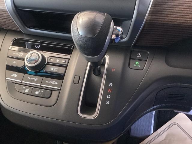 ���R�Ɏ肪�͂��A���쐫�̗ǂ��C���p�l�V�t�g�ɁA�p�[�L���O�u���[�L�́A�t�b�g�u���[�L�^�C�v�Ȃ̂ŁA�^�]�ȂƏ���Ȃ̊Ԃ͂������肵�Ă��܂��B