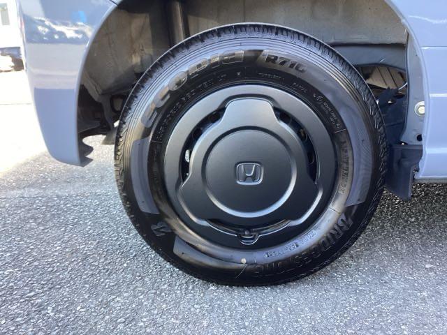 �X�`�[���z�C�[���ɂ́A�z�C�[���g�����i�z�C�[���J�o�[�j���t���Ă��܂��B