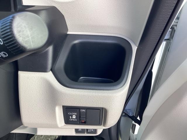 Ｎ－ＢＯＸ ベースグレード　運転席＆助手席シートヒーター／ＨｏｎｄａＣＯＮＮＥＣＴｆｏｒＧａｔｈｅｒｓ＋ナビ装着用スペシャルパッケージ　アイスト　１オナ　セキュリティアラーム　地デジＴＶ　キーレスエントリー　前席シートヒーター（31枚目）