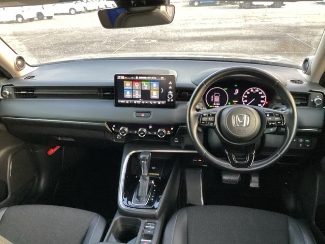 ヴェゼル ｅ：ＨＥＶＺ　ブラインドスポットインフォメーション／後退出庫サポート／ハンズフリーアクセスパワーテールゲート（予約クローズ機能付　地上デジタル　ＵＳＢ入力　シートＨ　サイドエアＢ　サイドカメラ　パークセンサー（2枚目）