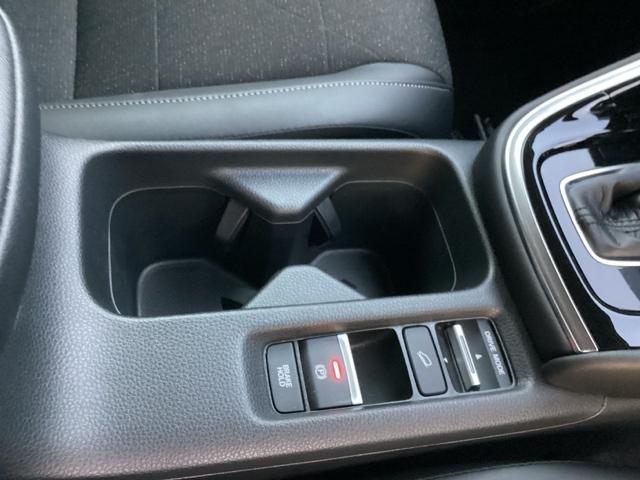 ヴェゼル ｅ：ＨＥＶＺ　ブラインドスポットインフォメーション／後退出庫サポート／ハンズフリーアクセスパワーテールゲート（予約クローズ機能付　地上デジタル　ＵＳＢ入力　シートＨ　サイドエアＢ　サイドカメラ　パークセンサー（35枚目）