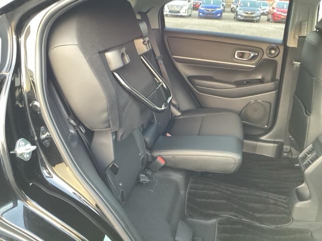 ヴェゼル ｅ：ＨＥＶＺ　ブラインドスポットインフォメーション／後退出庫サポート／ハンズフリーアクセスパワーテールゲート（予約クローズ機能付　地上デジタル　ＵＳＢ入力　シートＨ　サイドエアＢ　サイドカメラ　パークセンサー（48枚目）