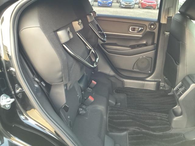 ヴェゼル ｅ：ＨＥＶＺ　ブラインドスポットインフォメーション／後退出庫サポート／ハンズフリーアクセスパワーテールゲート（予約クローズ機能付　地上デジタル　ＵＳＢ入力　シートＨ　サイドエアＢ　サイドカメラ　パークセンサー（49枚目）