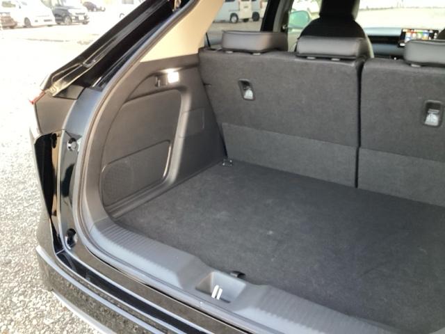 ヴェゼル ｅ：ＨＥＶＺ　ブラインドスポットインフォメーション／後退出庫サポート／ハンズフリーアクセスパワーテールゲート（予約クローズ機能付　地上デジタル　ＵＳＢ入力　シートＨ　サイドエアＢ　サイドカメラ　パークセンサー（51枚目）