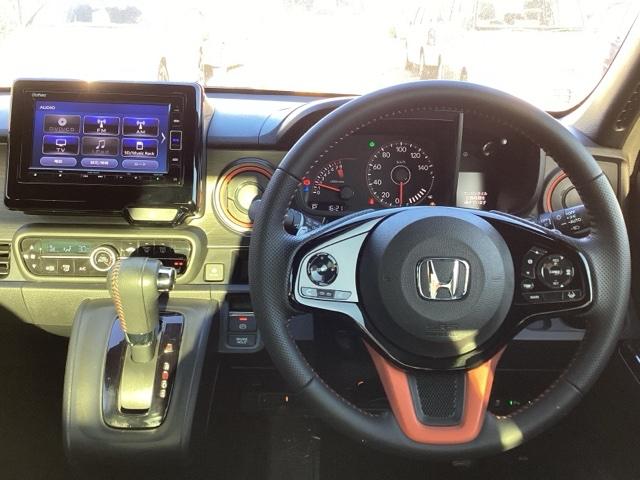 Ｎ－ＯＮＥ ＲＳ　ラックススウェードＸジャージフロントシート／運転席／助手席シートヒーター　ＵＳＢポート　地デジＴＶ　Ｒカメ　イモビライザー　Ｄレコ　シートＨ　ＶＳＡ　ＬＥＤライト　スマキー　キーフリー　ＡＢＳ　ＡＡＣ（3枚目）