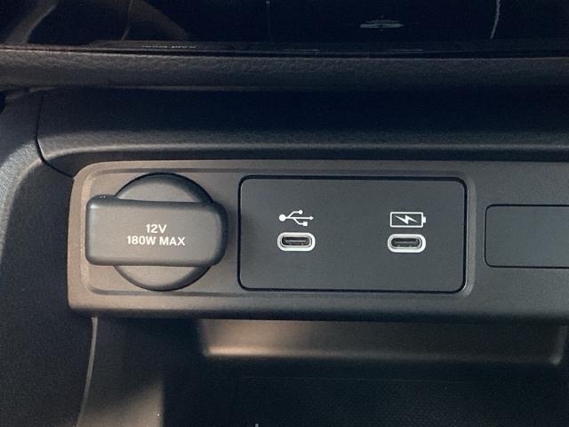 �y�A�N�Z�T���[�\�P�b�g�i�d���\�P�b�g�j�z�d������P�[�u�����Ȃ��΁A�X�}�[�g�t�H���Ȃǂ̓d�q�@��̏[�d�Ȃǂ��s�����Ƃ��ł��܂��B�Q�[���@���A�J�����̏[�d�ɂ��֗��ł��ˁB