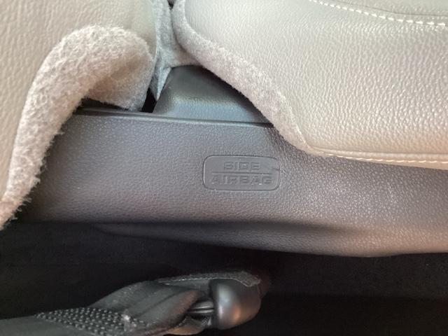 �y�T�C�h�G�A�o�b�N�z���ʂ���̏Փ˂ɂ�������G�A�o�b�O�𑕔��B���S�������܂�܂��B