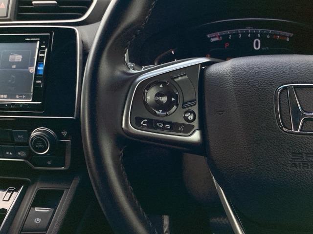 �X�e�A�����O�̍����ɂ́A�I�[�f�B�I�̃X�C�b�`���t���Ă��܂�