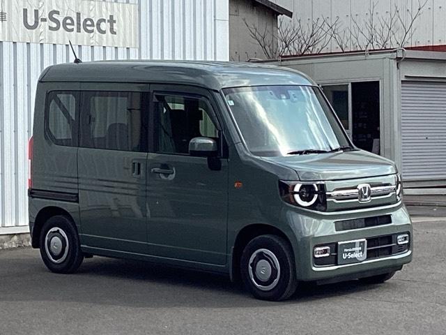 �k�d�c�w�b�h���C�g�𑕔����Ă��܂��B�k�d�c�w�b�h���C�g�͂ƂĂ����邭�A�J�̓����ԑ��s�����S�E���S�ł��B�I�[�g���C�g�R���g���[���t���Ŏ��̖͂��邳�ɉ����Ď����œ_���E�������܂��B