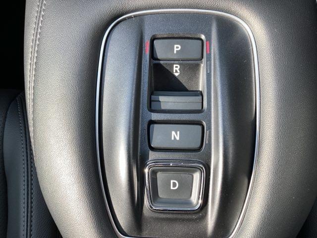 �`�s�Z���N�g���o�[�̑���Ɏw��ő��삷��G���N�g���b�N�M�A�Z���N�^�[���̗p�B�X�}�[�g�ȑ��삪�y���߂܂�