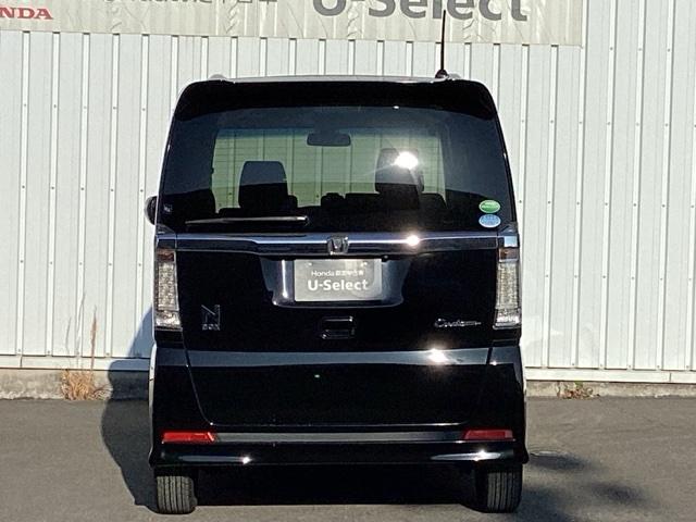 Ｎ－ＢＯＸカスタム ＧＳＳブラックスタイルパッケージ　ＥＴＣ／純正ナビ／バックモニター　リアカメラ　スマートキー　シートヒータ　フルセグＴＶ　ＡＢＳ　横滑り防止機能　ナビＴＶ　キーフリー　ベンチシート　パワステ　カーテンエアバック　セキュリティー　ＰＷ（9枚目）