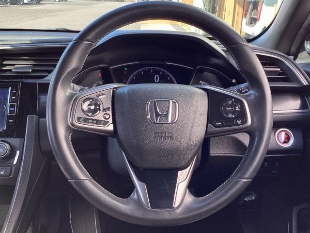 シビック ハッチバック　革コンビシート（プライムスムースＸファブリック）／運転席８Ｗａｙ／助手席４Ｗａｙパワーシート　サイドエアバッグ　キーレス　横滑防止装置　ＡＢＳ　クルコン　地デジ　イモビライザー　Ｒカメラ　ナビＴＶ（15枚目）