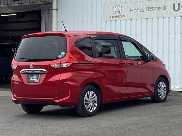 フリード Ｇ・ホンダセンシング　ＬＥＤヘッドライト／メモリーナビ／ＥＴＣ　Ｗ電動ドア　キーフリ　スマートキーシステム　カーテンエアバッグ　イモビ　ＵＳＢポート　カラーバックモニター　横滑防止装置　ＬＥＤランプ　整備点検記録簿　ＳＲＳ（8枚目）