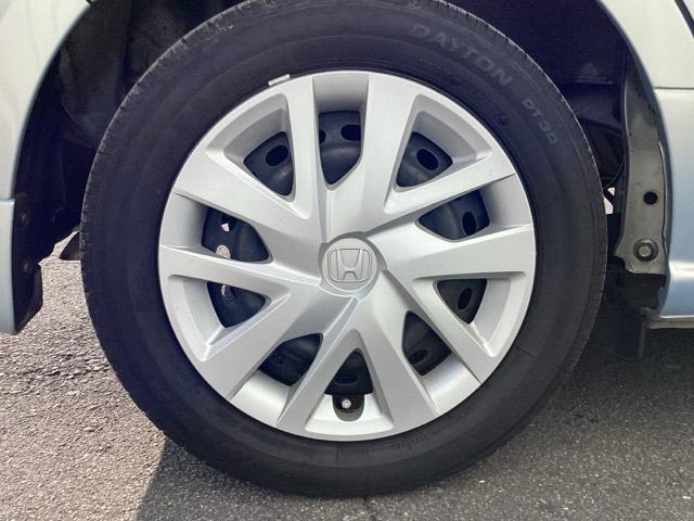 �X�`�[���z�C�[���ɂ́A�z�C�[���g�����i�z�C�[���J�o�[�j���t���Ă��܂��B