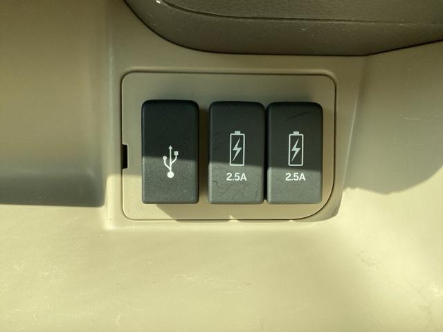 �Q�D�T�A���y�A�}���t�r�a�`���[�W���[���ځB�X�}�[�g�t�H���Ȃǂ̏[�d�ɂƂ��Ă��֗��ł��B