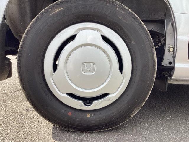 �X�`�[���z�C�[���ɂ́A�z�C�[���g�����i�z�C�[���J�o�[�j���t���Ă��܂��B