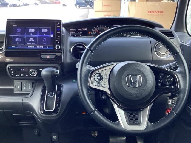 Ｎ－ＢＯＸカスタム Ｇ・Ｌターボホンダセンシング　メモリーナビ／ＬＥＤライト　Ｂソナー　ベンチ　横滑り防止システム　整備点検記録簿　地デジフルセグ　ＴＶナビ　Ｗエアバック　サイドエアバック　ターボ車　ＵＳＢ　セキュリティアラーム　ＥＴＣ付　ＤＶＤ（3枚目）