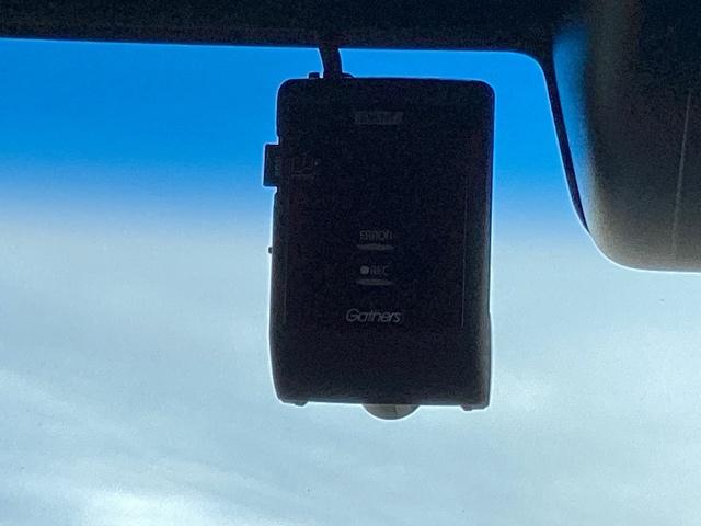 Ｎ－ＢＯＸカスタム Ｇ・Ｌターボホンダセンシング　メモリーナビ／ＬＥＤライト　Ｂソナー　ベンチ　横滑り防止システム　整備点検記録簿　地デジフルセグ　ＴＶナビ　Ｗエアバック　サイドエアバック　ターボ車　ＵＳＢ　セキュリティアラーム　ＥＴＣ付　ＤＶＤ（13枚目）